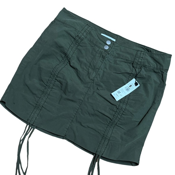 4/45$ BNWT Green ruched mini skirt / short | Garage - Picture 4 of 5